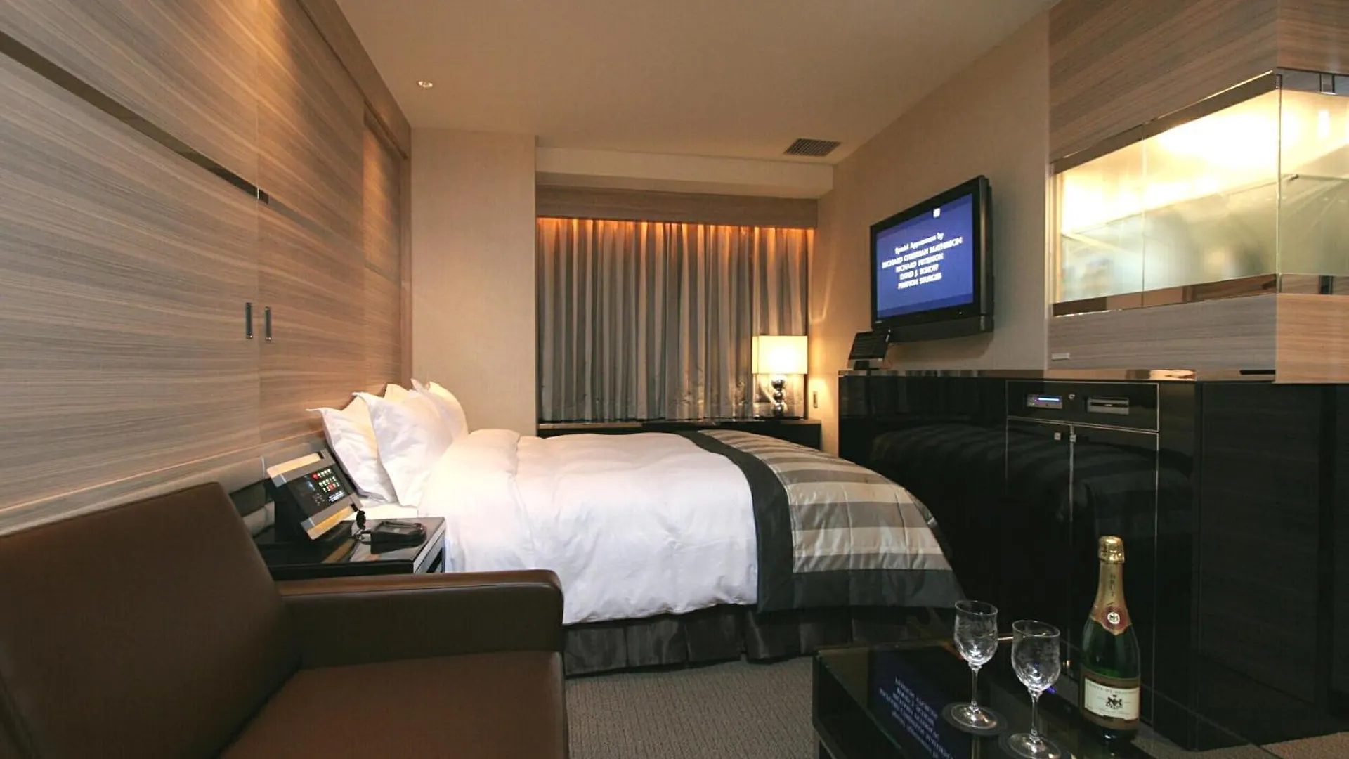 Hotel The Glanz Tokyo 3*,